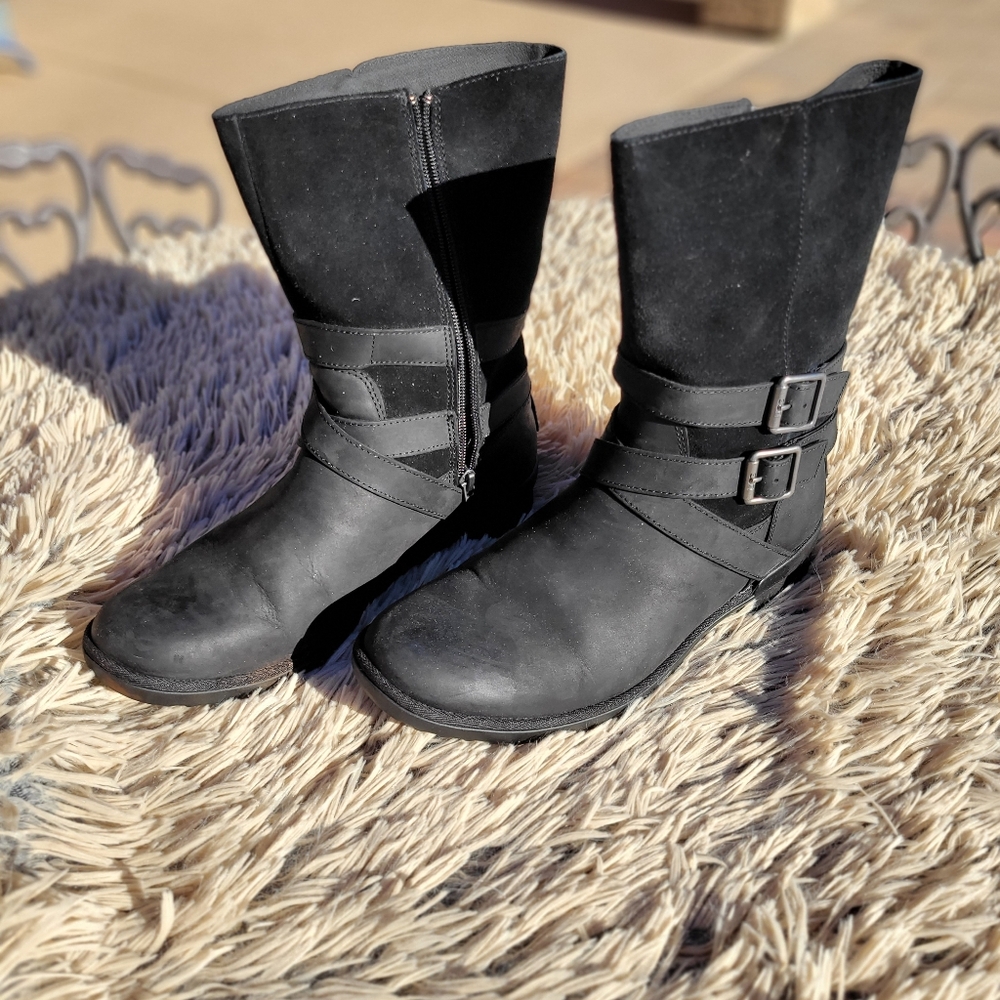 UGG Lorana boots womens